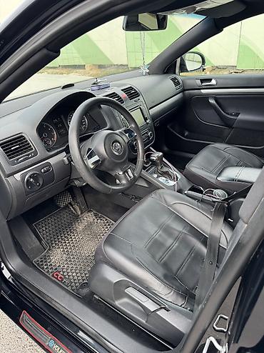 Volkswagen Jetta: 1.6 l | 2010 il Sedan — 6