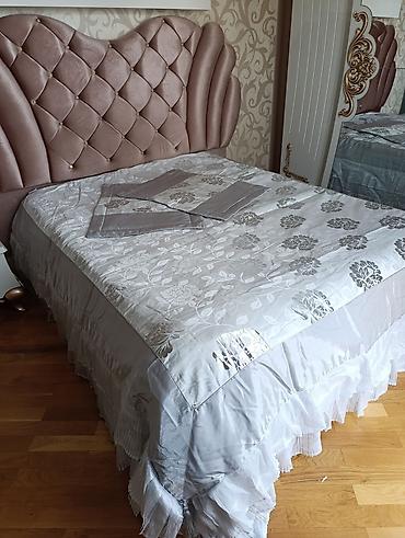 divan pokrival: Yataq üçün Yeni Yataq örtüyü, Ünvandan götürmə — 3