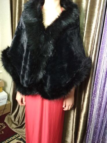 Утепленные жилеты: Накидки из искусственного меха — 12