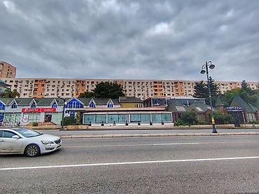 avant park ev satilir: Bakı, 8-ci kilometr, 3 otaqlı, Köhnə tikili, m. Neftçilər, 70 kv. m — 3