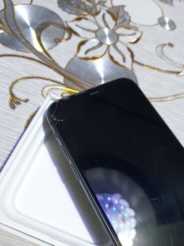 Apple iPhone: IPhone 11, 128 GB, Qara, Simsiz şarj, Face ID — 5