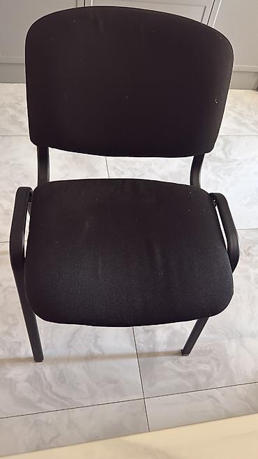 Ofis oturacaqları: Ofis oturacağı – 4 ədəd - Rəng: qara - Karkas: möhkəm metal ayaqlar — 1