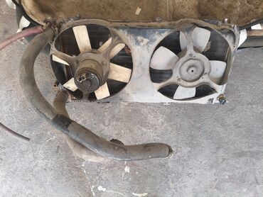 Audi: Audi 80: 1988 г., Седан — 8