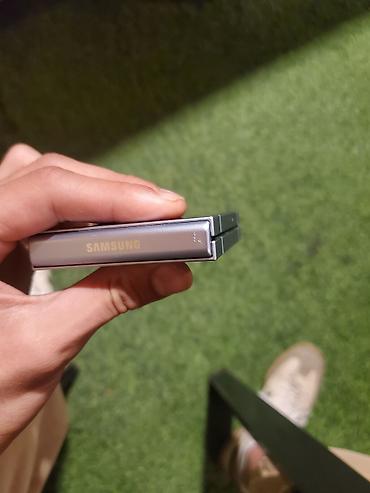 klas 6: Samsung Galaxy Z Flip 5, 256 GB, rəng - Gümüşü, Barmaq izi — 3