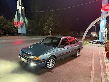 Volkswagen Passat: 1989 г., 1.8 л, Механика, Бензин, Седан