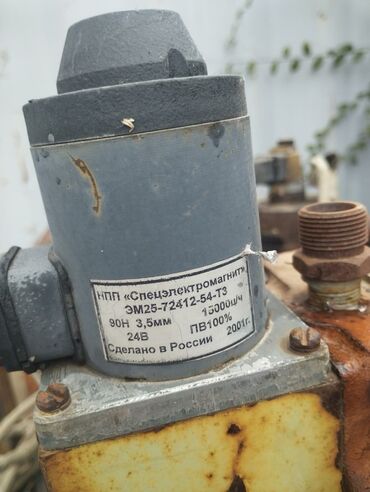 Другое оборудование для производства стройматериалов: Гильотина, разматыватель ( клеть) остаток кровельного металла, все — 11