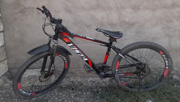 куплю бильярдный стол: Vista markalı, qara və qırmızı rənglərdə dağ velosipedi. Velosipeddə