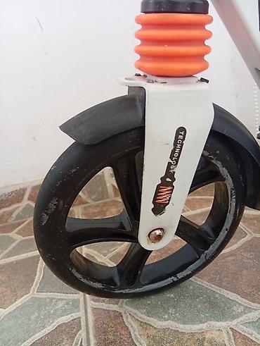 xiaomi scooter 5 lite: Şəhər/skuterlər üçün yığcam mexaniki skuter - Rəng: ağ çərçivə, qara — 2