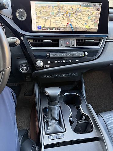 Lexus: Lexus ES: 2023 г., 2.5 л, Вариатор, Гибрид — 9