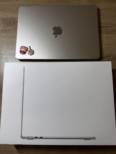 macbook air 15 inch fiyat: İşlənmiş Apple MacBook, 13.5 ", Apple M2, 256 GB, Ünvandan götürmə