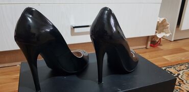 Туфли: Продаю классные осень зима сапоги пару раз только одевала. женские — 7