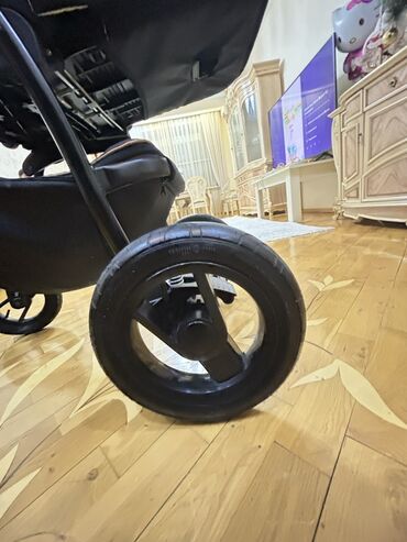 Gəzinti arabaları: Üçtəkərli araba — 4