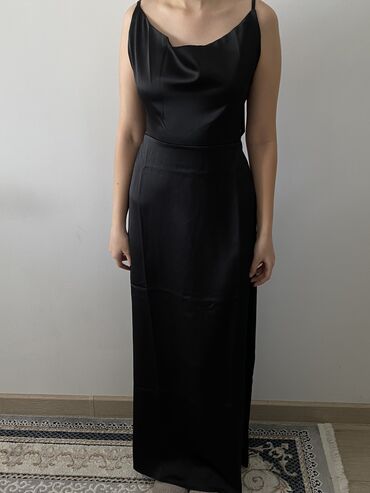 черное платье размер 38: Вечернее платье, Классическое, Длинная модель, Атлас, Без рукавов, Открытая спина, M (EU 38)