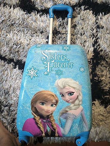 camadan valiz: Uşaq çamadanı – “Frozen” mövzulu (Elsa və Anna), “Sisters Forever” — 2
