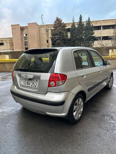 Hyundai: Hyundai Getz, gümüşü rəng Texniki xüsusiyyətlər: - Yanacaq növü — 2