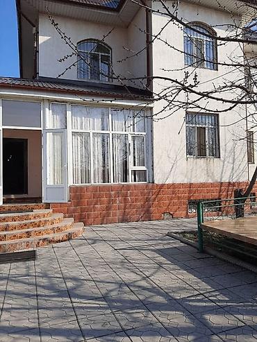 Долгосрочная аренда домов: 360 м², 9 комнат — 1