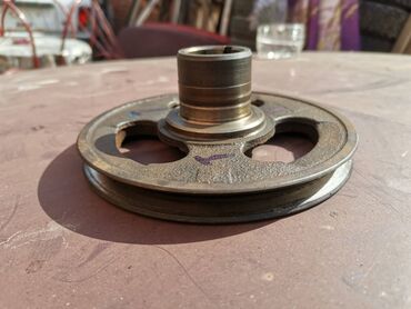 Auto delovi: Remenica radilice Lada 7 Riva,2121 Niva. Polovno, ocuvano. Skinuto sa — 9