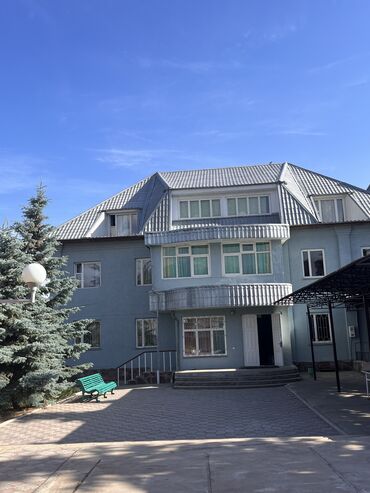 киргизия дом: Номер, Relax hom Чолпон-Ата, Детская площадка, Парковка, стоянка, Охраняемая территория