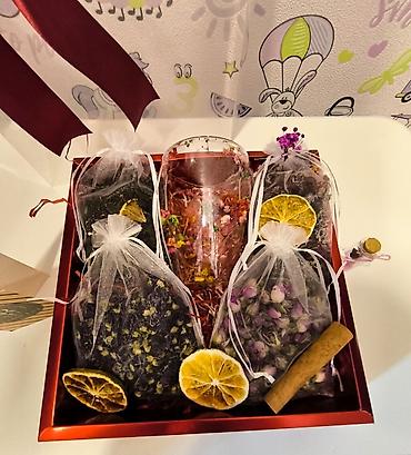 Hədiyyələr: Hədiyyə qutuları və tematik setlər - Şirniyyat qutuları: Bölməli — 39