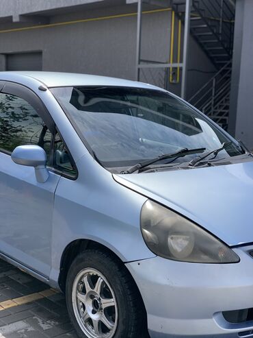 диван 3: Honda Fit: 2002 г., 1.3 л, Вариатор, Бензин, Хэтчбэк