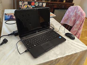 HP noutbuk – klaviatura ilə tam ölçülü, numerik bloklu, qara korpus