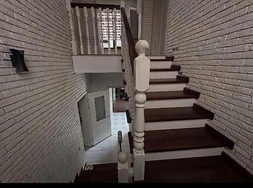 Продажа коттеджей и домов: Срочно продается двухэтажный дом с участком 5 соток, фактически 6, ж/м — 11