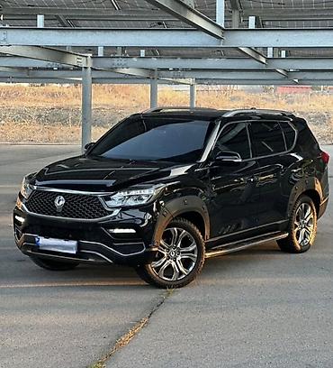 Внедорожник класса SUV, черный металлик Кузов и внешний вид: -
