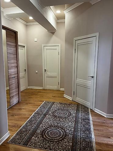 сдаю кв 10мкр: 🏠 Сдаётся просторная квартира в 10-м микрорайоне! 📞 Контактный номер — 10