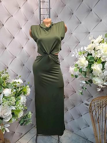 mini torbice: Elegantna duga haljina u maslinasto zelenoj boji. - Kroj: uska — 1