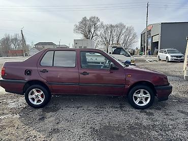 Volkswagen: Volkswagen Vento: 1993 г., 1.8 л, Механика, Газ, Седан — 5