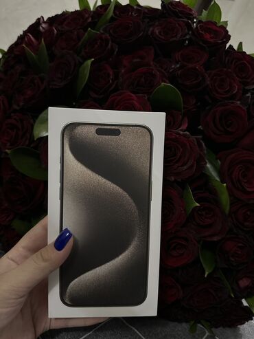 Apple iPhone: IPhone 15 Pro Max, Б/у, 256 ГБ, Natural Titanium, Коробка, Чехол, Защитное стекло, 90 %