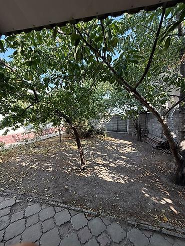чокморова молодая гвардия: 3 комнаты, 95 м², 4 соток, Бишкек, Западный (новый) автовокзал — 3
