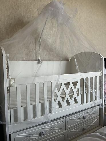 Oğlan və qız üçün, İşlənmiş, Dördbucaq, Beşik, Matras ilə, Yellənmə mexanizmsiz — 1