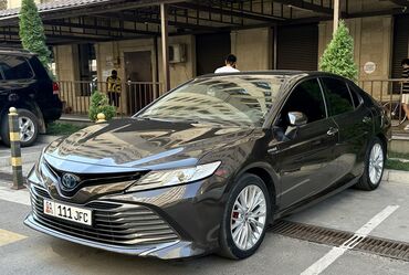 Toyota: Toyota Camry: 2019 г., 2.5 л, Вариатор, Гибрид, Седан