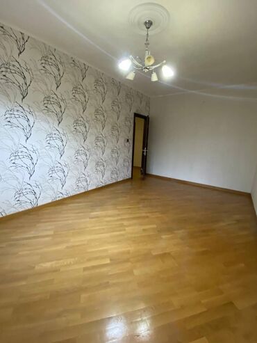 Köhnə tikili: Bakı, 3 otaqlı, Köhnə tikili, m. Həzi Aslanov, 80 kv. m — 2