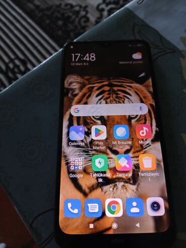 Xiaomi: Xiaomi Redmi 8, 32 GB, rəng - Qara, 
 Sensor, Barmaq izi, İki sim kartlı