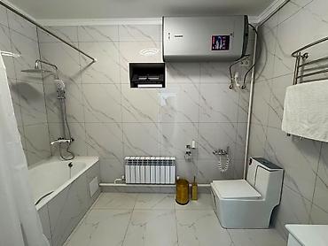 Продажа коттеджей и домов: 4 комнаты, 300 м², 7 соток, Бишкек — 11