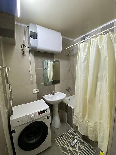 теплый дом: 2 комнаты, 64 м², 4 мкр Индивидуалка, 9 этаж — 9