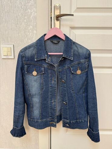 Рубашки: Klassik cins gödəkçə - Parça: orta qalınlıqda denim, az elastik. -