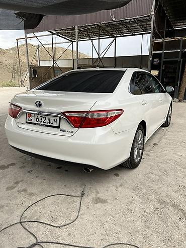 авто ярис: Toyota Camry: 2017 г., 2.5 л, Вариатор, Гибрид, Седан — 7