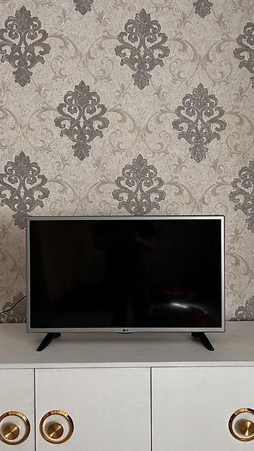 один: Телевизор LG 32LJ570U (32", Smart TV) с чуть выцветшим экраном — 1