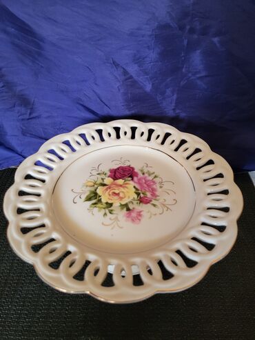 Činije: Bombonijera nova,vintaz Vabene porcelanska. Porcelanska na lalafo.rs — 2 Činije: Bombonijera nova,vintaz Vabene porcelanska. Porcelanska — 2