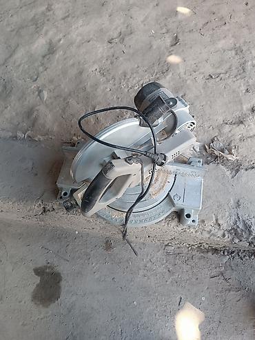 чоп орчу: Угол пила Ураган RP25501 Характеристики: - Питание: 230 В, 50 Гц - — 4