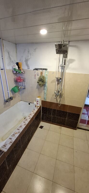 lenkeran ev: 3 otaqlı, 105 kv. m, Orta təmir