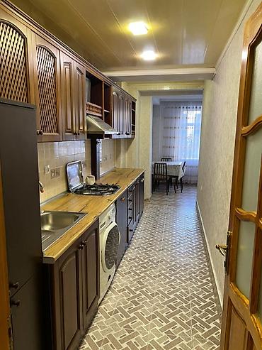 xirdalan kiraye: 28 May metrosunun yaxınlığı, Qış Parkının yanında, köhnə tikili, 9 — 10