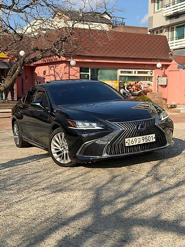 Lexus: Lexus ES: 2021 г., 2.5 л, Гибрид — 2