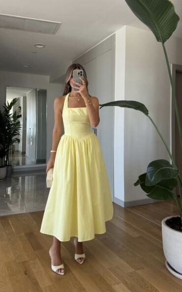 elbiseler: Sarı rəngli halter yaxalıqlı midi don Yenidir - Rəng: yumşaq açıq