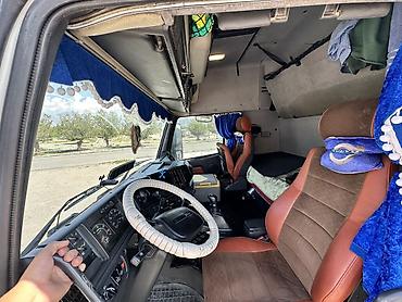 Тягачи: Тягач, Volvo, 2001 г., Шторный — 7