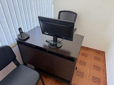 Ofis dəst mebeli: Ofis mebel dəsti Tərkibi: - Direktor masası – geniş iş səthi, yan və — 12