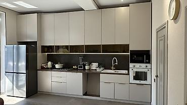 Продажа коттеджей и домов: 6 комнат и более, 412 м², 45 соток, Бишкек, ул. Матросова Собственник — 19